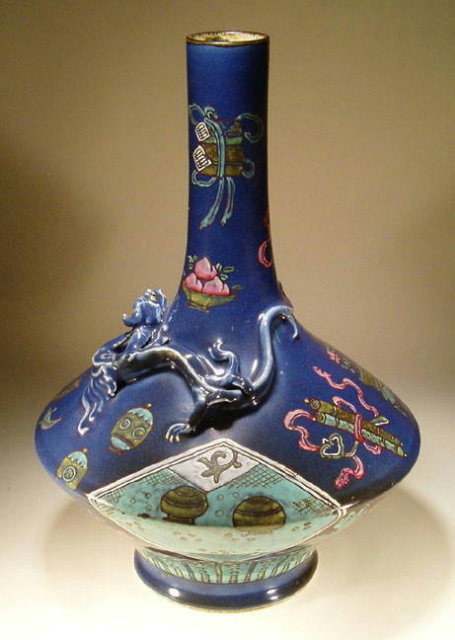 LATE QING GUANGSU CHINESE DRAGON VASE