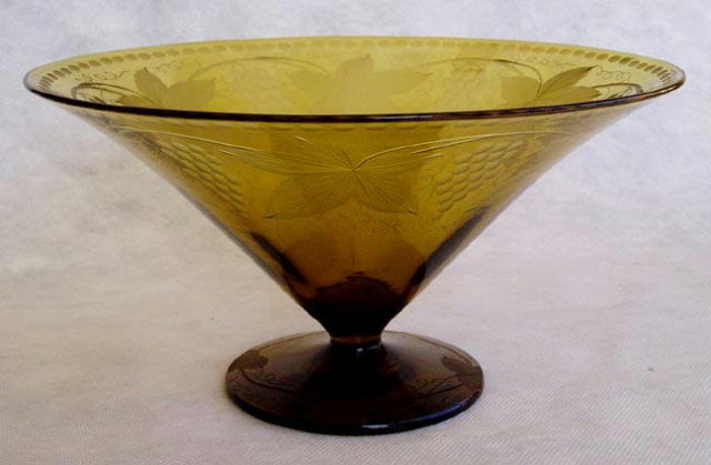 BOHEMIAN HAND ENGRAVED BOWL c.1920