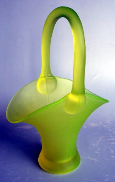 VINTAGE VASELINE / URANIUM GLASS BASKET GL-76