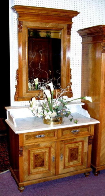 RENAISSANCE REVIVAL BURL WALNUT MIRROR