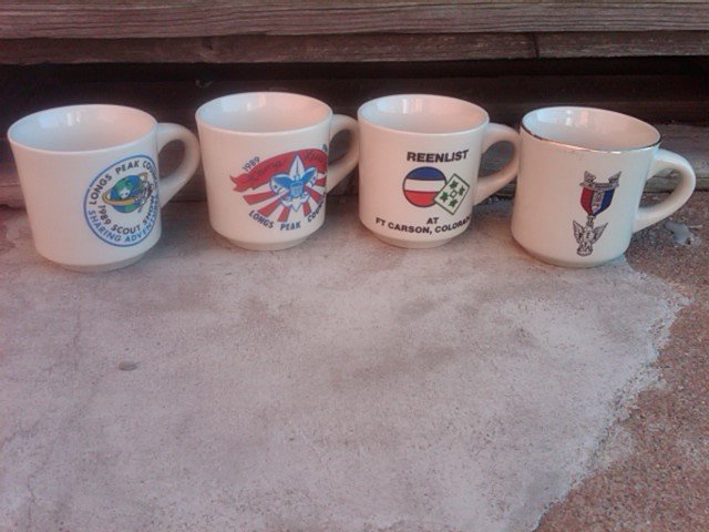 BOY SCOUT MUG SCOUTING ORGANIZATION COLLECTIBLE KITCHEN UTENSIL CERAMIC POTTERY CUP LONGS PEAK FORT CARSON COLORADO BE PREPARED