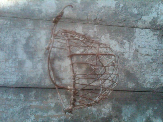 CALF WEAN STEEL MESH BASKET GOAT MAMMAL WEANLING FARM RANCH TOOL GARDEN FLORAL FLOWER DISPLAY PIECE