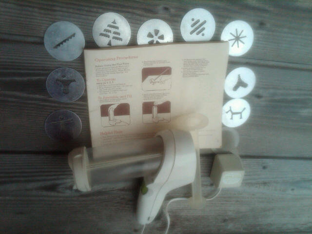 Wear Ever Super Shooter Cookie Gun Style Biscuit Press Pastry Making Tool Electric Kitchen Utensil