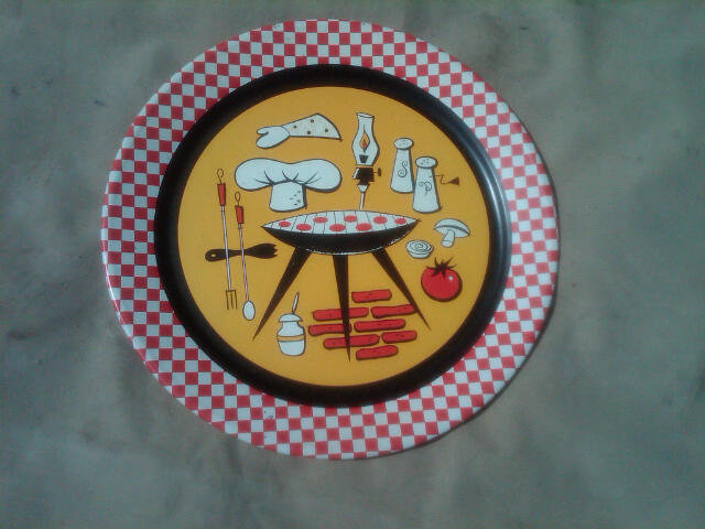 RETRO CHECKERBOARD BAR B Q PLATTER PAINTED TIN METAL FOOD SERVING TRAY DECORATIVE PLATE
