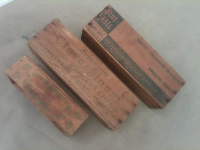 WOODEN CHEESE BOX DAIRY CRATE SWIFTS BROOKFIELD ARMOUR CLOVERBLOOM PABST ETT BLUE LABEL PAINTED ADVERTISING
