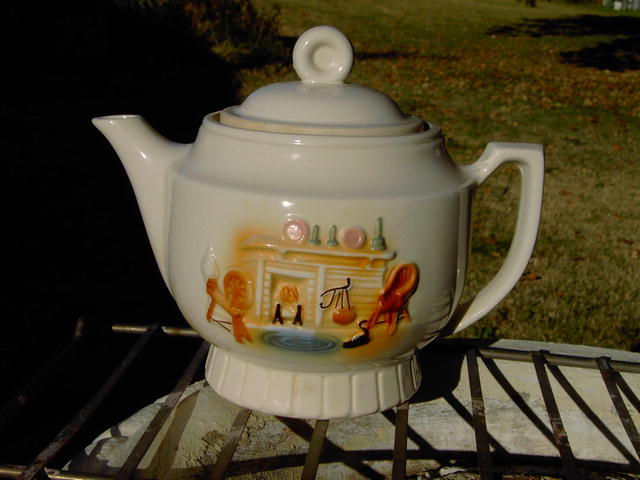 PORCELIER COLONIAL TEAPOT HOT BEVERAGE PITCHER SERVING UTENSIL