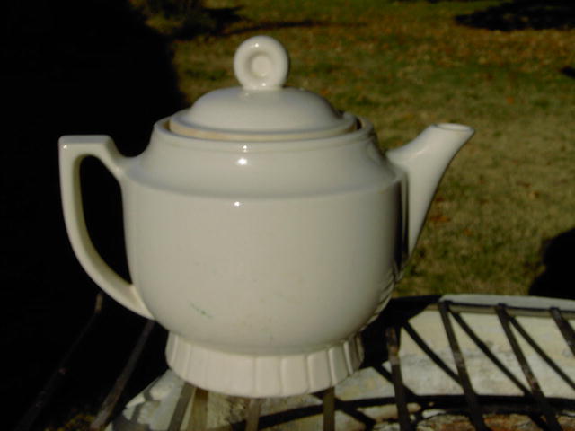 PORCELIER COLONIAL TEAPOT HOT BEVERAGE PITCHER SERVING UTENSIL