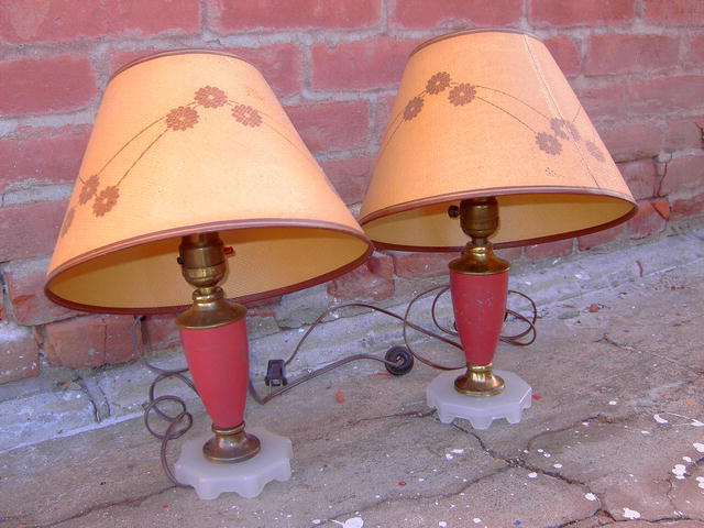 PINK PAINTED METAL TABLE LAMP WHITE GLASS BASE MATCHING DRESSER TOP LIGHT FIXTURE WITH FLOWERED SHADE