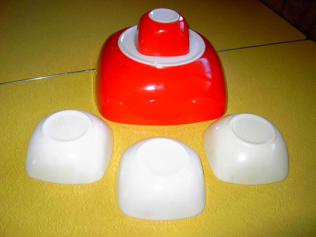 PYREX OVENWARE BOWL
