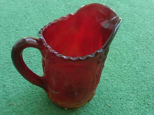 END OF THE DAY COLORED GLASS WATER PITCHER RED ORANGE SWIRL DUTCH WINDMILL PATTERN TANKARD IMPERIAL KITCHEN UTENSIL