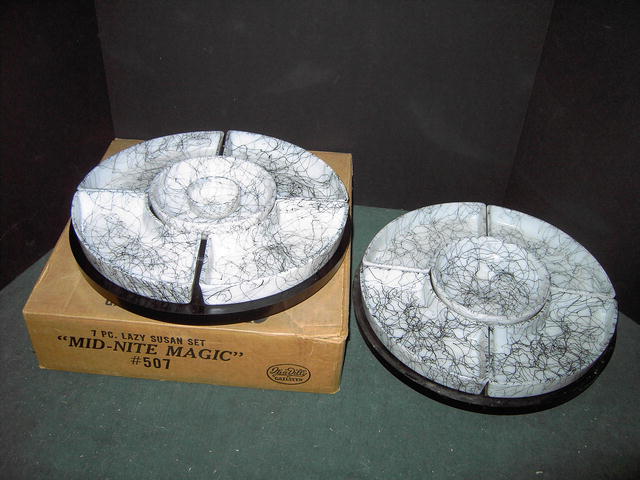 SNACK BOWL LAZY SUSAN BAKELITE TRAY
