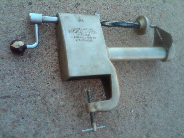 STRINGMASTER VEGETABLE FRUIT SLICER SALAD STRINGER HOUSEHOLD KITCHEN TOOL FOOD PREPARATION GADGET POTATO CURLY CUE FRENCH FRY CUTTER CALIFORNIA ENGINE COMPANY LOS ANGELES MANUFACTURER