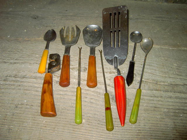 BAKELITE BAKING UTENSIL SPATULA COCKTAIL FORK KNIFE SHARPENER JERSEY CREAM PANCAKE FLOUR ADVERTISING