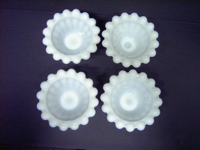 CANDLEHOLDER WHITE MILK GLASS PEARL TEARDROP