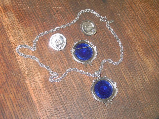 WHITING DAVIS COBALT BROOCH NECKLACE EARRINGS