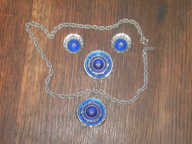 WHITING DAVIS COBALT BROOCH NECKLACE EARRINGS