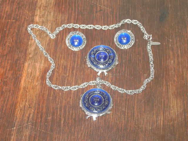 WHITING DAVIS COBALT BROOCH NECKLACE EARRINGS