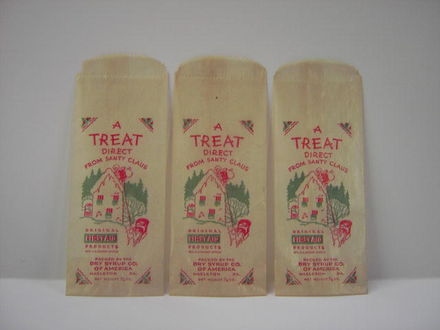 SANTA CLAUS CHRISTMAS CANDY SACK HAZLETON PENNSYLVANIA DRY SYRUP COMPANY OF AMERICA FIRST AID PRODUCT