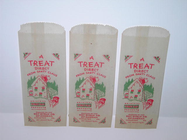 SANTA CLAUS CHRISTMAS CANDY SACK HAZLETON PENNSYLVANIA DRY SYRUP COMPANY OF AMERICA FIRST AID PRODUCT