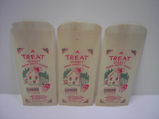 SANTA CLAUS CHRISTMAS CANDY SACK HAZLETON PENNSYLVANIA DRY SYRUP COMPANY OF AMERICA FIRST AID PRODUCT