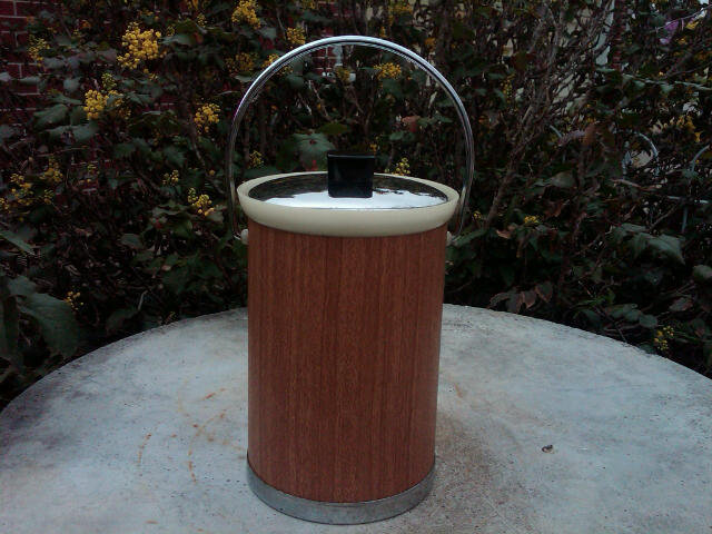 Kromex Steel Ice Bucket Bar Lounge Utensil Wood Grain Look Black Bakelite Knob Handle