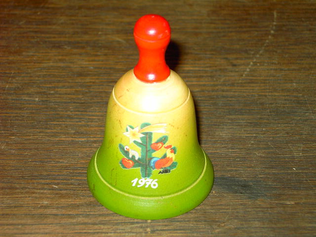 ANRI WOODEN BELL CHRISTMAS DECORATION 1976