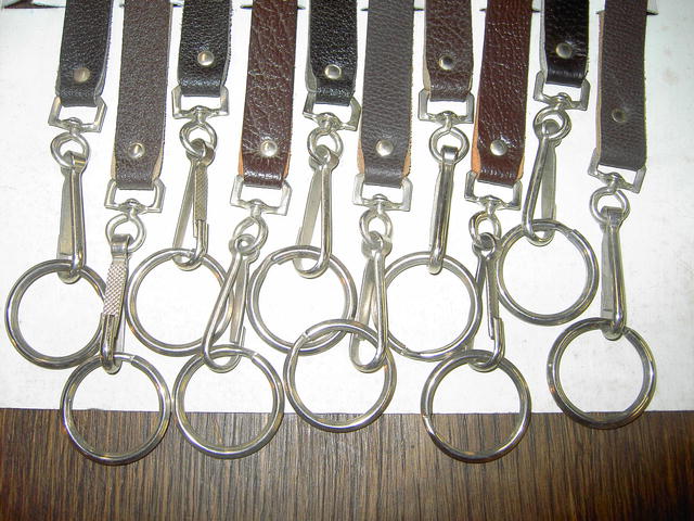 LEATHER BELT KEY RING HOLDER ORIGINAL ADVERTISING CARD TRUCKER STYLE