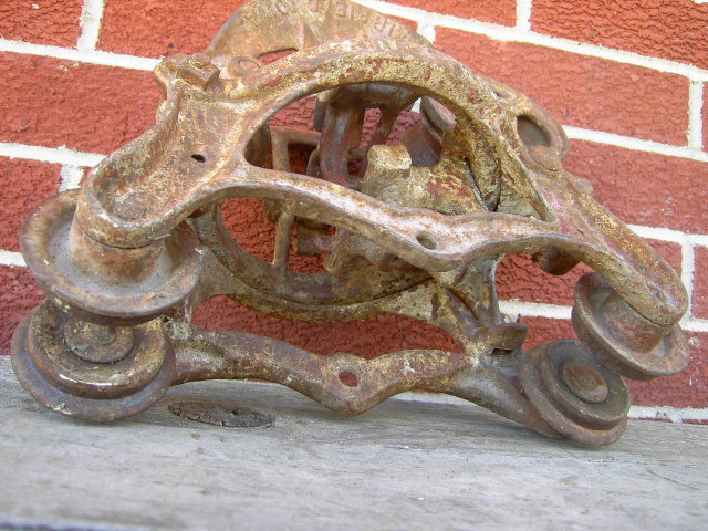 FAIRFIELD IOWA LOUDEN JUNIOR HAYRICK BARN PULLEY HAYLOFT HAYMOW TOOL CAST IRON FARM RANCH WHEEL