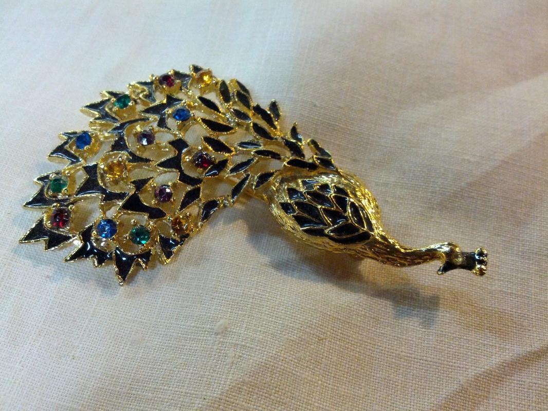 Eisenberg Peacock Bird Lapel Pin Colorful Rhinestone Gold Tone Black Enamel Brooch Fashion Costume Jewelry