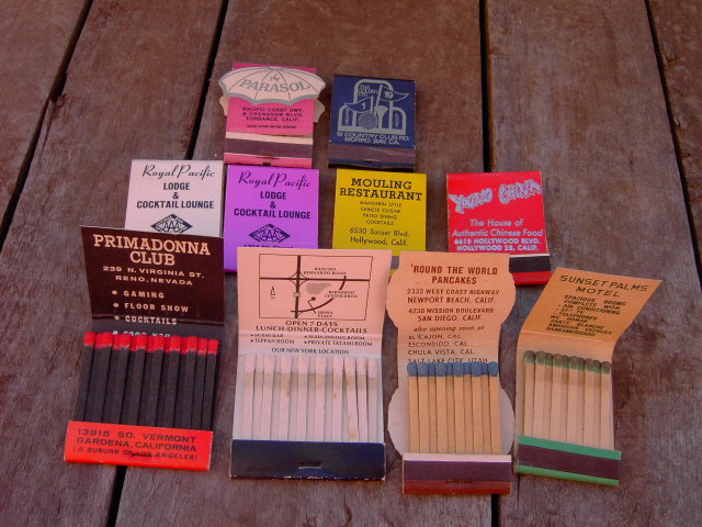 CALIFORNIA RESTAURANT BAR LOUNGE MOTEL MATCH BOOKS