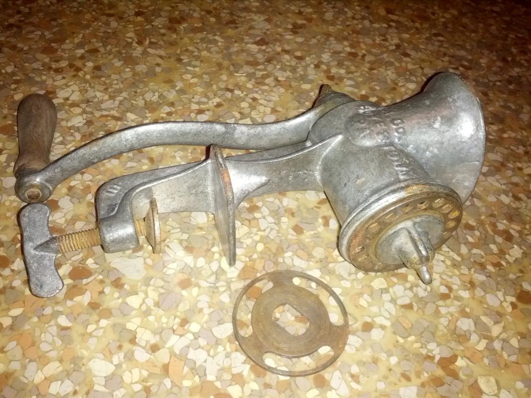 keystone meat grinder hand crank kitchen tool food preparation utensil boyertown pennsylvania usa made primitive