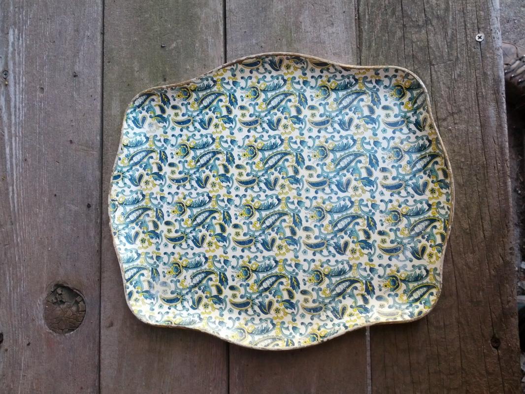 paisley pattern beverage food serving tray kitchen table utensil early american retro era table accessory party platter