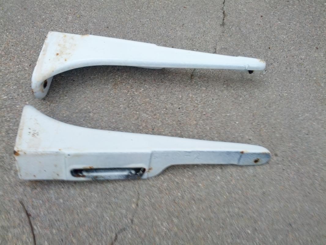 CAST IRON WHITE PORCELAIN COATED SHELF BRACKET BATHROOM KITCHEN SHOP WALL FIXTURE