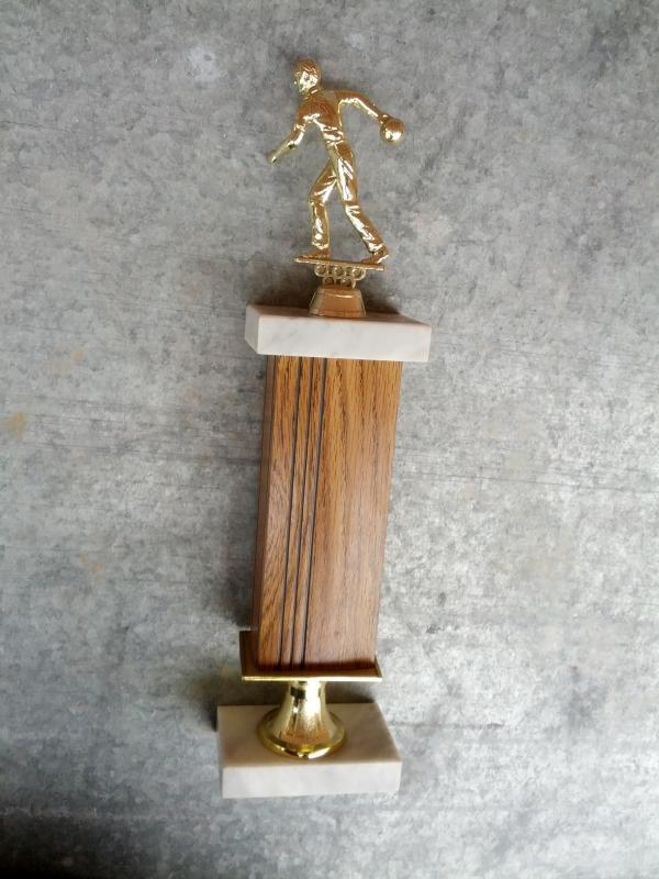 COCA COLA JUNIOR LEAGUE BOWLING TROPHY 1984 AWARD DECORATION ACHIEVEMENT ORNAMENT