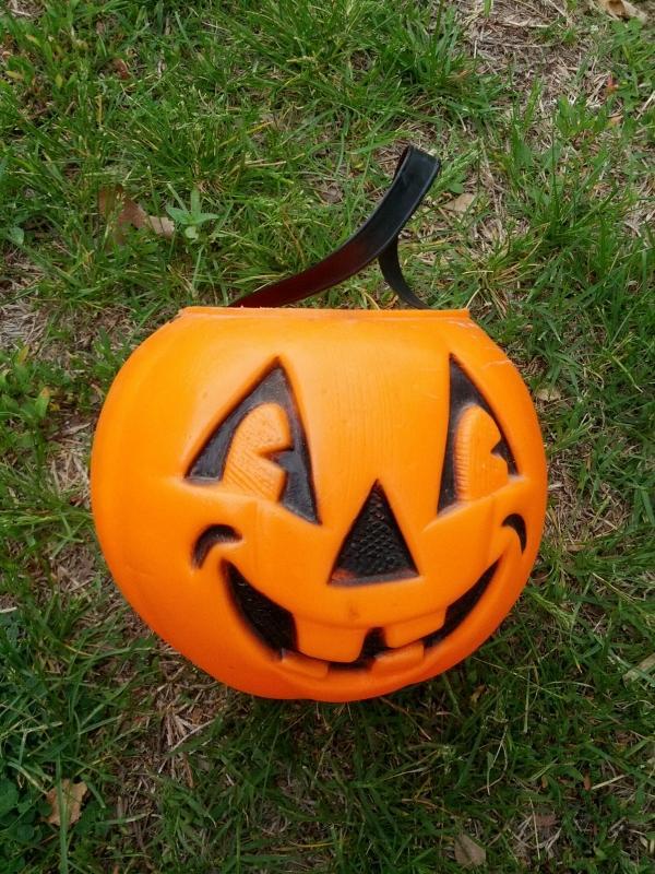 HALLOWEEN JACK O LANTERN CARVED PUMPKIN CANDY CARRIER TOTE HOLIDAY DECORATION