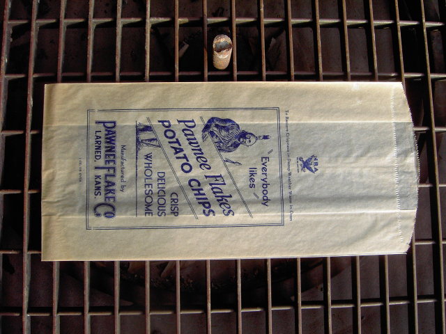 PAWNEE FLAKES POTATO CHIP BAG INDIAN BRAVE LARNED KANSAS NATIONAL RIFLE ASSOCIATION ADVERTISING