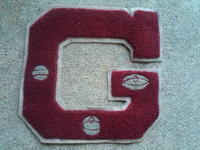 VARSITY LETTER G COLLEGE HIGH SCHOOL JACKET PATCH FOOTBALL BASKETBALL BASEBALL SPORT ACHIEVEMENT AWARD RETRO GARMENT APPAREL ACCESSORY DECORATION