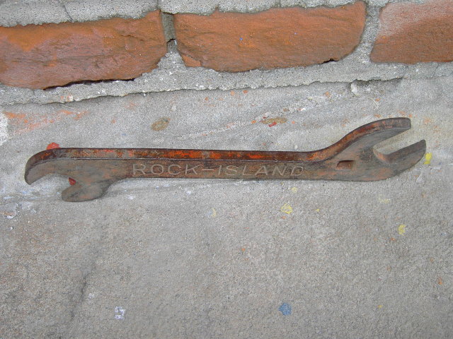 ROCK ISLAND RAILROAD TRAIN WRENCH TOOL BOX END TYPE