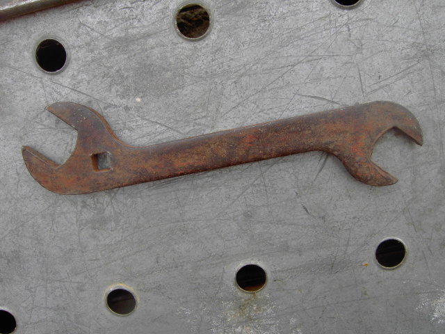 ROCK ISLAND RAILROAD TRAIN WRENCH TOOL BOX END TYPE