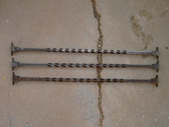 CAST IRON CANDY TWIST SPINDLE ROOM DIVIDER SUPPORT POLE