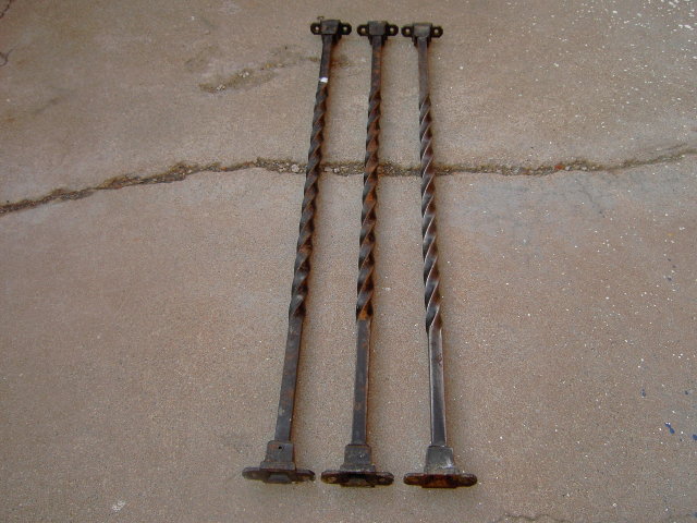 CAST IRON CANDY TWIST SPINDLE ROOM DIVIDER SUPPORT POLE