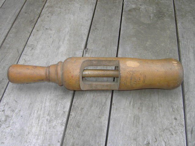 BOTTLE CAPPER JOHN SOMMERS NEWARK NEW JERSEY