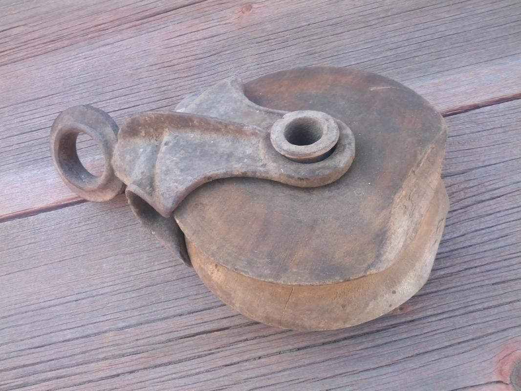 iron maple wood rope pulley barn tool farm ranch shed fixture rustic wall decoration