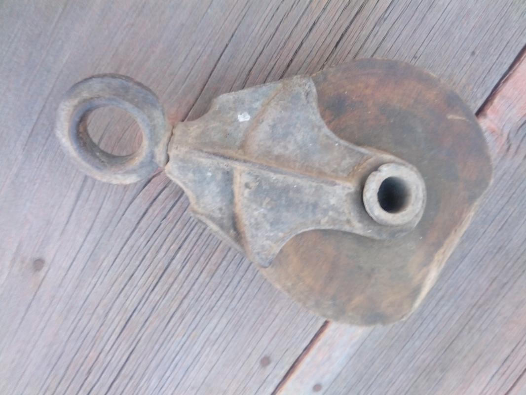 iron maple wood rope pulley barn tool farm ranch shed fixture rustic wall decoration