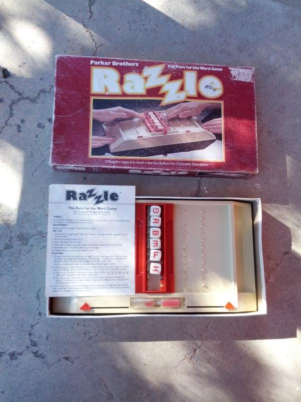 razzle race word game letter cube style family pastime usa beverly massachusetts 1981 copyright