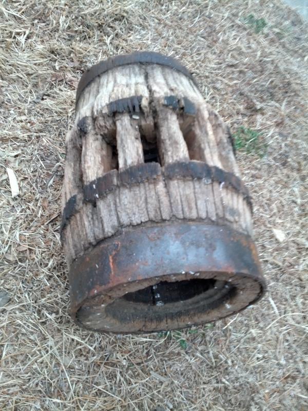 wagon wheel hub farm cart fixture primitive yard ornament garden decoration