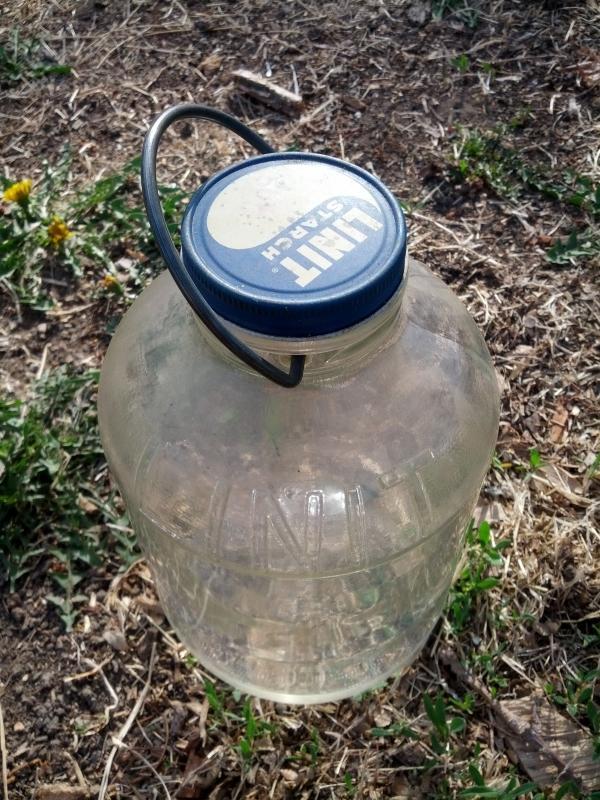 linit starch household glass jar steel wire bail handle blue white advertising lid 1960's era home product