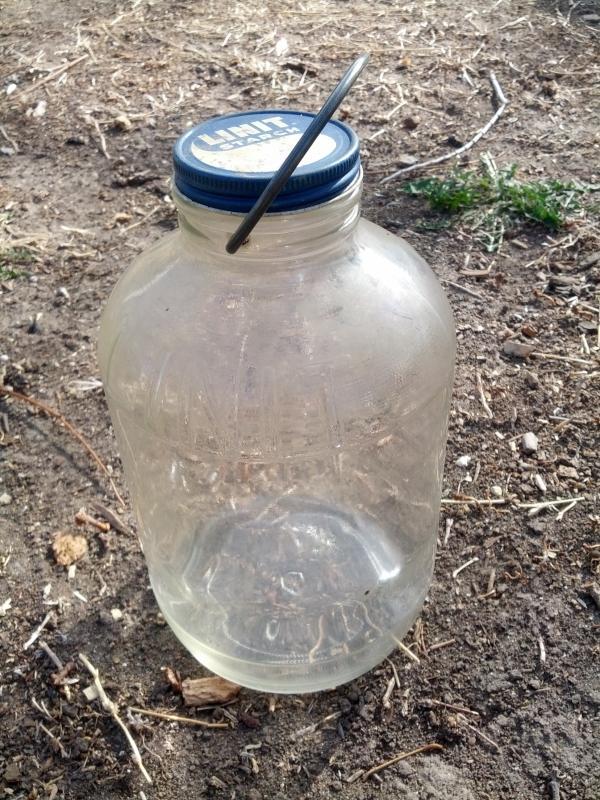 linit starch household glass jar steel wire bail handle blue white advertising lid 1960's era home product
