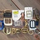 brass tone belt buckle lobster style clasp hook retro era clothing pack handbag purse accessory
