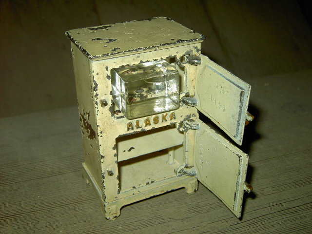 ALASKA ICE BOX CAST IRON REFRIGERATOR CHILDRENS TOY